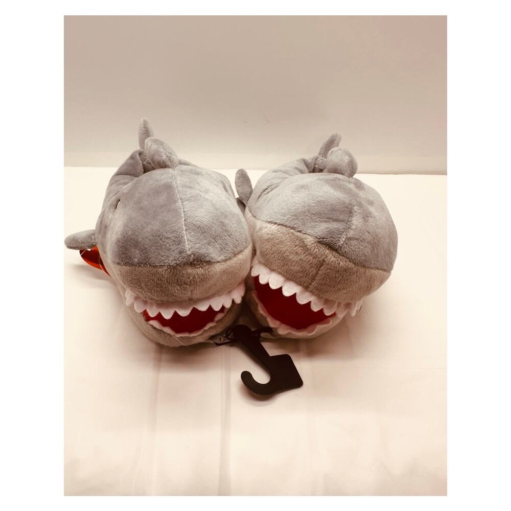 Wonder Nation Kid's Shark Plush Slippers New Size 9/10